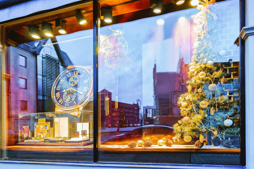 Оформление витрин к Новому году: как привлечь максимум внимания